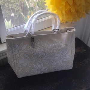 Oscar De La Renta Floral Macrame’ Print Tote